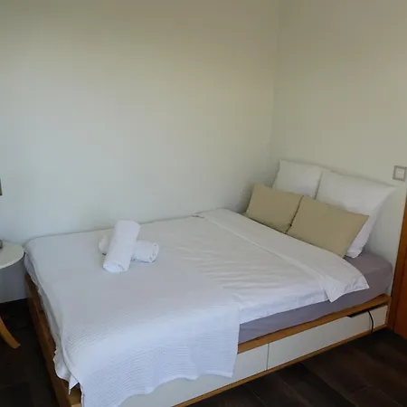 Lakeview Apartment-lavaux Апартаменты Гранво