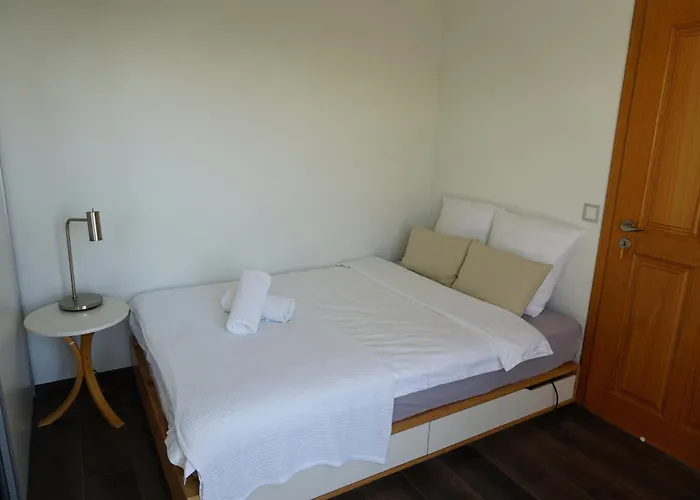 Lakeview Apartment-lavaux Апартаменты Гранво