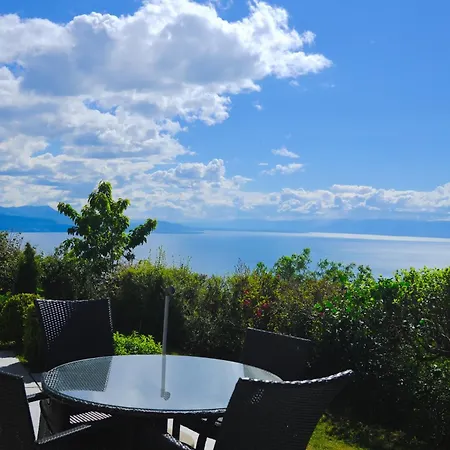 Lakeview Apartment-lavaux